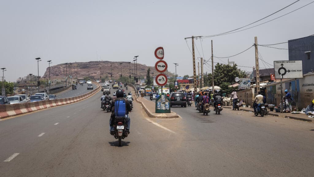 Bamako sous la menace : le JNIM intensifie son blocus