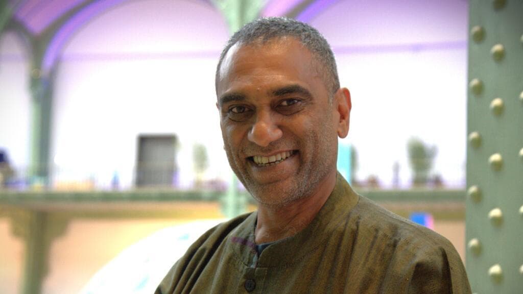 Kumi Naidoo : Un plaidoyer urgent pour une sortie des énergies fossiles en Afrique